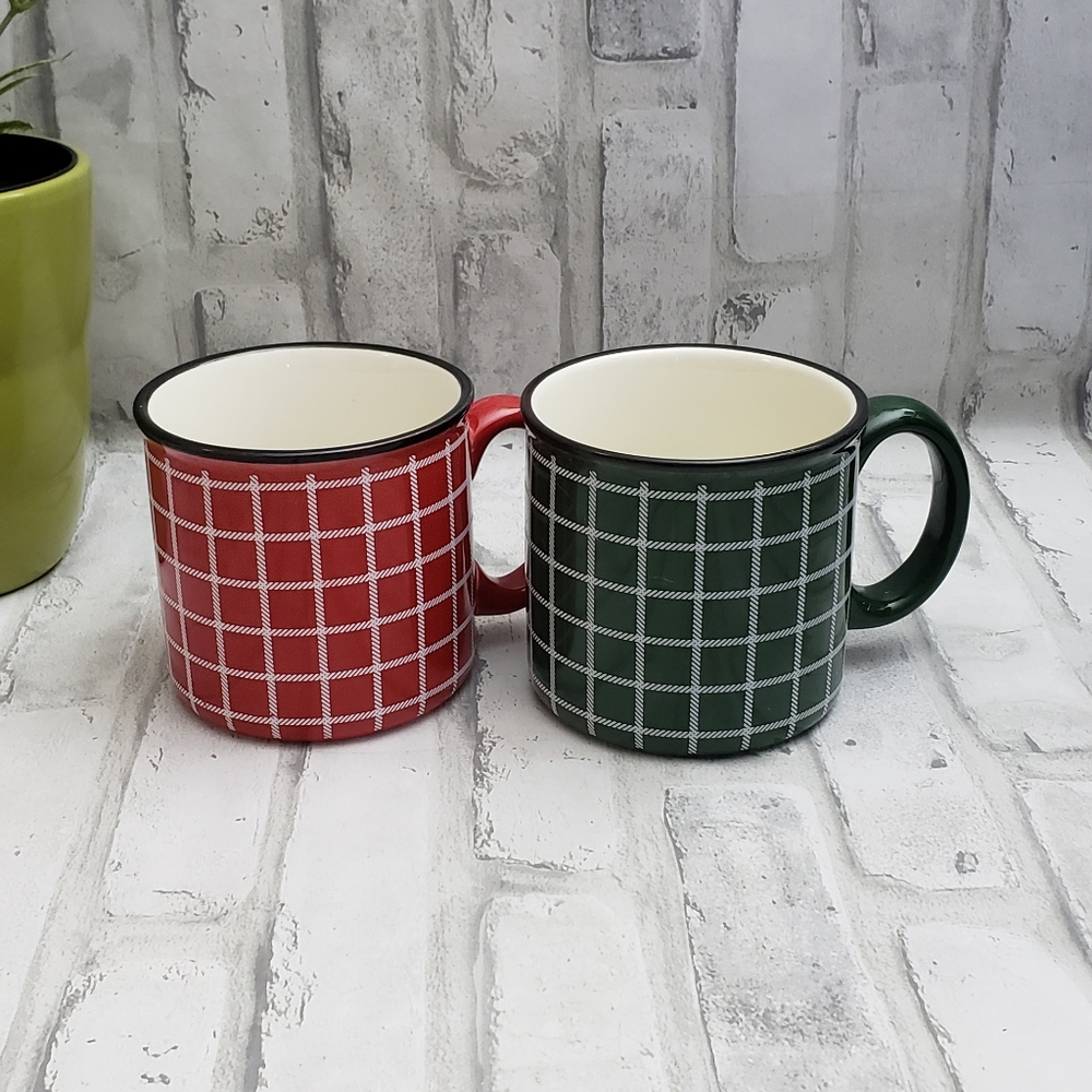 🔥Hallmark Red & Green Plaid Set of 2 Mugs